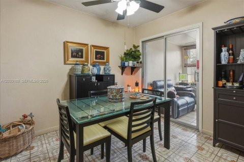 Casa en venta en Miami, Florida, 3 dormitorios, 164.99 m2 № 2084903 - foto 19