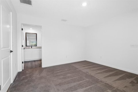 House in Spring Hill, Florida 3 bedrooms, 139.17 sq.m. № 2201794 - photo 9