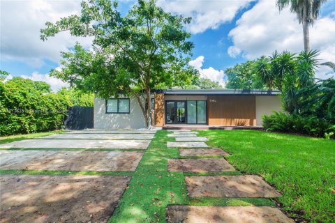 Villa ou maison à louer à North Miami, Floride: 4 chambres, 154.68 m2 № 1977315 - photo 5