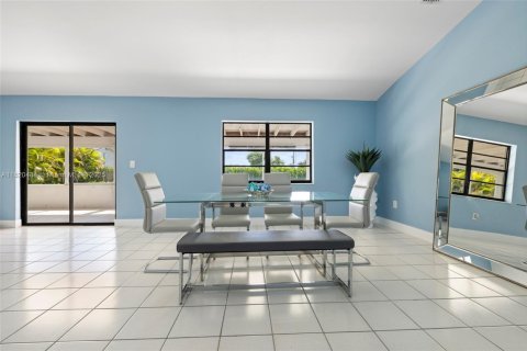 Villa ou maison à vendre à Homestead, Floride: 5 chambres, 261.06 m2 № 2060220 - photo 13