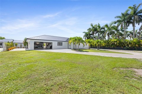 Villa ou maison à vendre à Homestead, Floride: 5 chambres, 261.06 m2 № 2060220 - photo 4