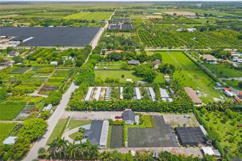 Villa ou maison à vendre à Homestead, Floride: 5 chambres, 261.06 m2 № 2060220 - photo 9