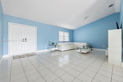 Villa ou maison à vendre à Homestead, Floride: 5 chambres, 261.06 m2 № 2060220 - photo 17