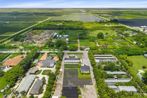 Villa ou maison à vendre à Homestead, Floride: 5 chambres, 261.06 m2 № 2060220 - photo 8