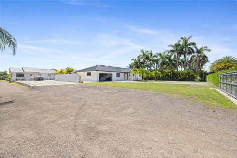 Villa ou maison à vendre à Homestead, Floride: 5 chambres, 261.06 m2 № 2060220 - photo 3