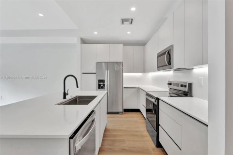 Condominio en alquiler en Coral Springs, Florida, 3 dormitorios, 151.71 m2 № 1893015 - foto 11
