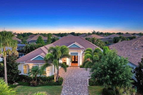 House in Lakewood Ranch, Florida 3 bedrooms, 292.55 sq.m. № 2208592 - photo 14