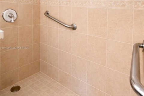 Copropriété à vendre à Hallandale Beach, Floride: 2 chambres, 95.41 m2 № 2056948 - photo 9