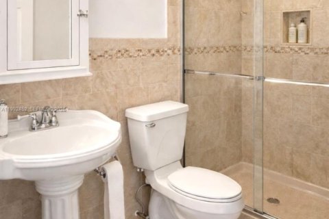 Copropriété à vendre à Hallandale Beach, Floride: 2 chambres, 95.41 m2 № 2056948 - photo 8