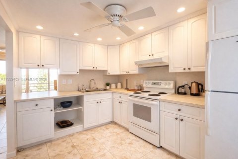 Copropriété à vendre à Hallandale Beach, Floride: 2 chambres, 95.41 m2 № 2056948 - photo 3