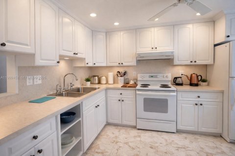 Copropriété à vendre à Hallandale Beach, Floride: 2 chambres, 95.41 m2 № 2056948 - photo 2