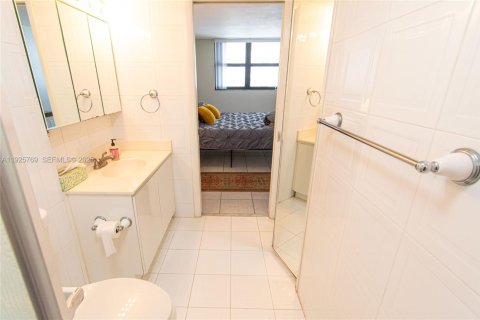 Купить кондоминиум в Майами-Бич, Флорида 2 спальни, 83.8м2, № 1984525 - фото 19