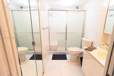 Купить кондоминиум в Майами-Бич, Флорида 2 спальни, 83.8м2, № 1984525 - фото 18