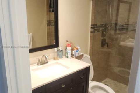 Condominio en alquiler en Hallandale Beach, Florida, 1 dormitorio, 80.82 m2 № 1713268 - foto 10