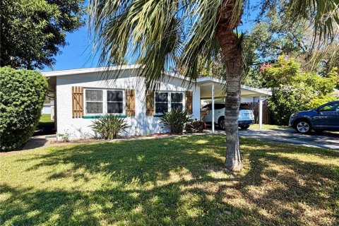 Villa ou maison à Pinellas Park, Floride 3 chambres, 80.27 m2 № 2431176