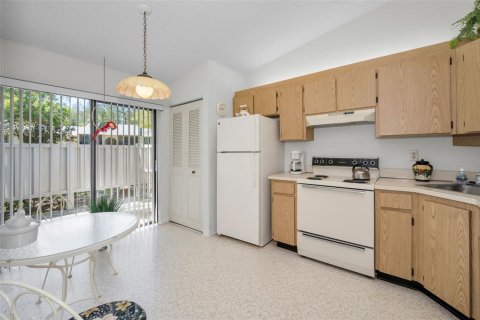 House in Tarpon Springs, Florida 2 bedrooms, 109.35 sq.m. № 1717903 - photo 14