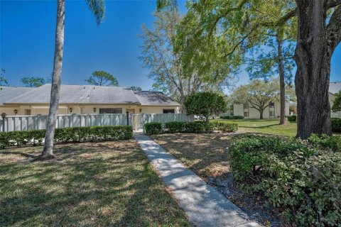 House in Tarpon Springs, Florida 2 bedrooms, 109.35 sq.m. № 1717903 - photo 2