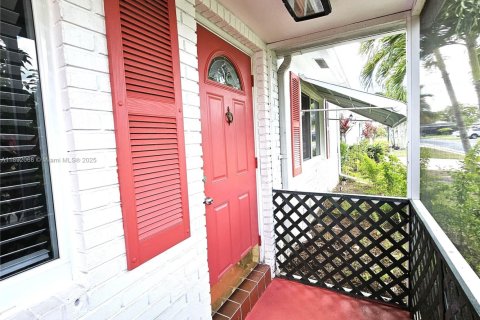 House in Margate, Florida 2 bedrooms, 107.86 sq.m. № 1944946 - photo 12