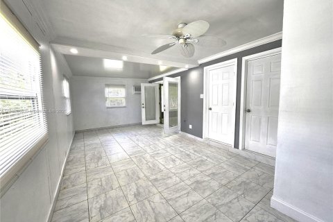 House in Margate, Florida 2 bedrooms, 107.86 sq.m. № 1944946 - photo 29