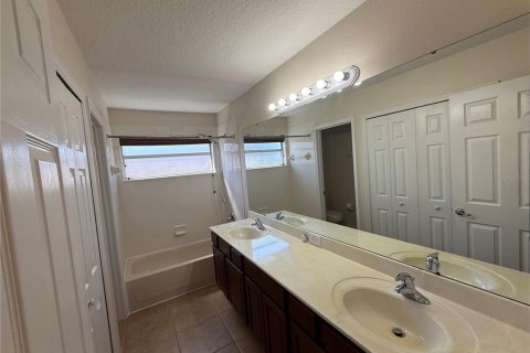 Villa ou maison à louer à Clermont, Floride: 4 chambres, 275.73 m2 № 2377564 - photo 23