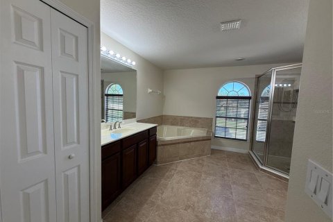 Villa ou maison à louer à Clermont, Floride: 4 chambres, 275.73 m2 № 2377564 - photo 18