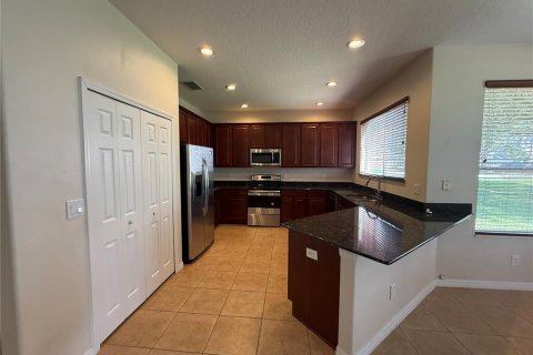 Villa ou maison à louer à Clermont, Floride: 4 chambres, 275.73 m2 № 2377564 - photo 9