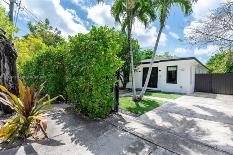 House in Miami, Florida 3 bedrooms, 139.35 sq.m. № 1818672 - photo 4