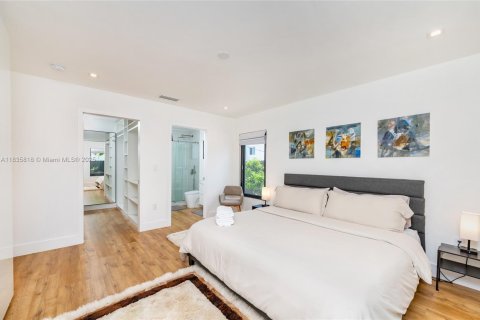 House in Miami, Florida 3 bedrooms, 139.35 sq.m. № 1818672 - photo 23
