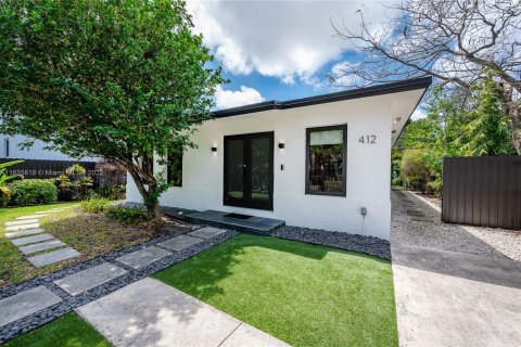 House in Miami, Florida 3 bedrooms, 139.35 sq.m. № 1818672 - photo 5