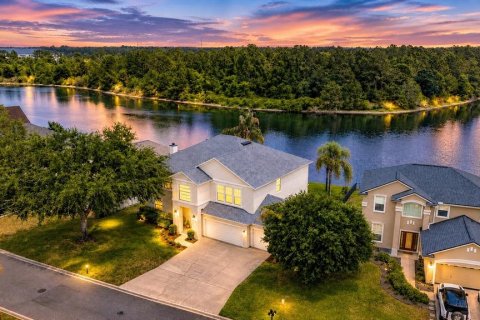 House in Orange Park, Florida 5 bedrooms, 335.66 sq.m. № 2227961