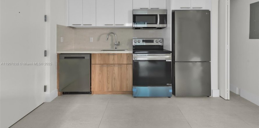 Студия в Майами, Флорида № 1963933