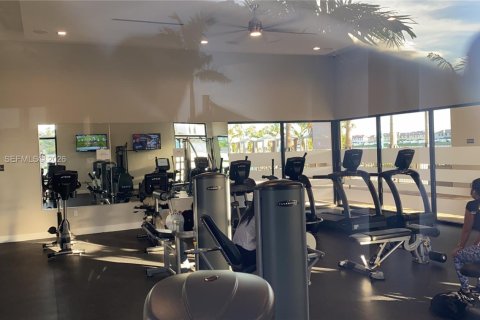 Villa ou maison à louer à Hialeah, Floride: 3 chambres, 143.07 m2 № 2042245 - photo 4