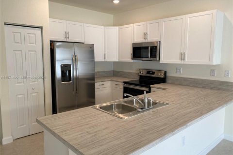 Villa ou maison à louer à Hialeah, Floride: 3 chambres, 143.07 m2 № 2042245 - photo 9