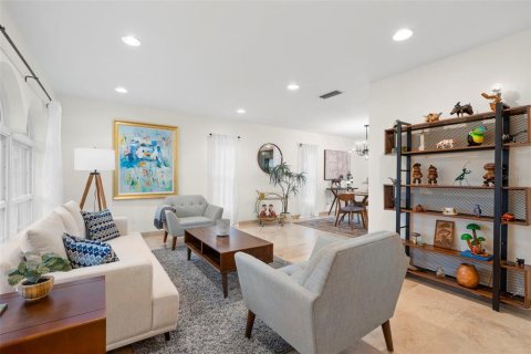 Casa en venta en Saint Petersburg, Florida, 3 dormitorios, 192.31 m2 № 1907494 - foto 5