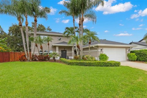 Casa en venta en Saint Petersburg, Florida, 3 dormitorios, 192.31 m2 № 1907494 - foto 1