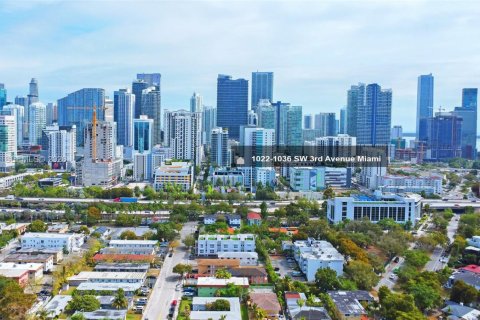 Propiedad comercial en Miami, Florida № 2000888