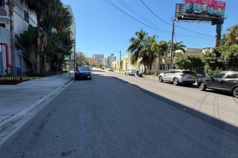 Propiedad comercial en venta en Miami, Florida № 2000888 - foto 6