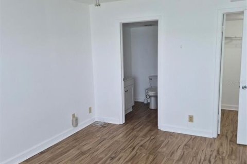 Снять в аренду квартиру в Сент-Пит-Бич, Флорида 2 спальни, 72.46м2, № 2233986 - фото 16
