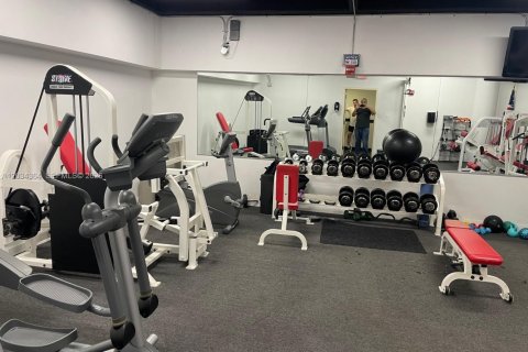Commercial property in Coral Gables, Florida 39.02 sq.m. № 2088373 - photo 15