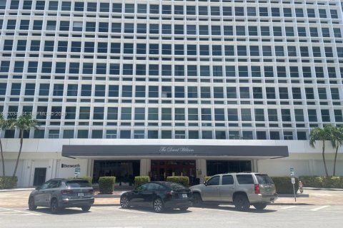 Commercial property in Coral Gables, Florida 39.02 sq.m. № 2088373 - photo 3