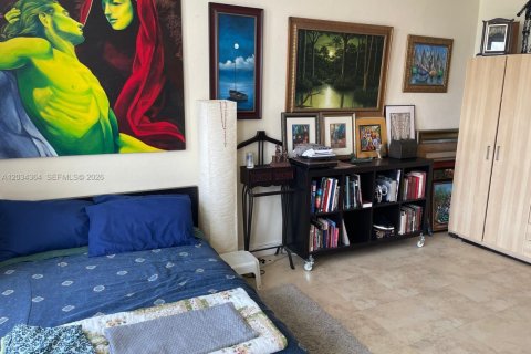 Commercial property in Coral Gables, Florida 39.02 sq.m. № 2088373 - photo 11