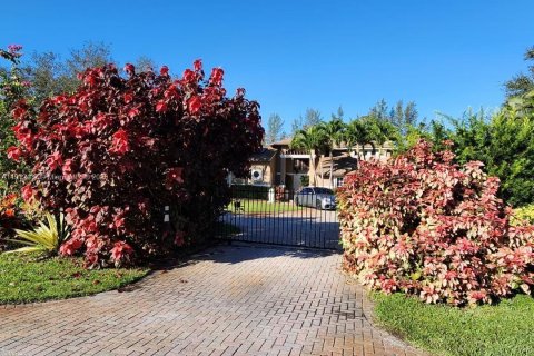 House in Parkland, Florida 5 bedrooms, 309.55 sq.m. № 1970259 - photo 2