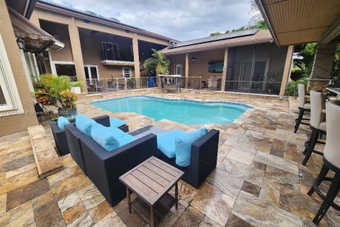 House in Parkland, Florida 5 bedrooms, 309.55 sq.m. № 1970259 - photo 11