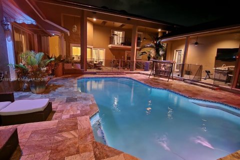 House in Parkland, Florida 5 bedrooms, 309.55 sq.m. № 1970259 - photo 21