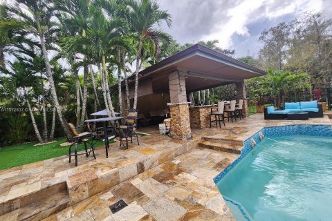 House in Parkland, Florida 5 bedrooms, 309.55 sq.m. № 1970259 - photo 16