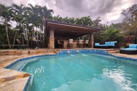 House in Parkland, Florida 5 bedrooms, 309.55 sq.m. № 1970259 - photo 15