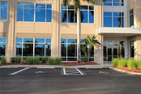 Immobilier commercial à vendre à Fort Myers, Floride № 2082321 - photo 2