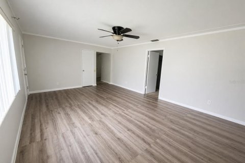 House in Gulfport, Florida 3 bedrooms, 138.24 sq.m. № 2124427 - photo 5