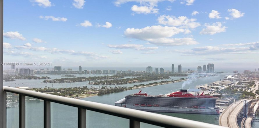 Condo in Miami, Florida, 1 bedroom  № 1942262