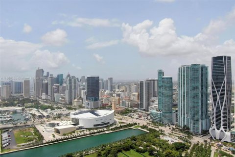 Condo in Miami, Florida, 1 bedroom  № 1942262 - photo 20